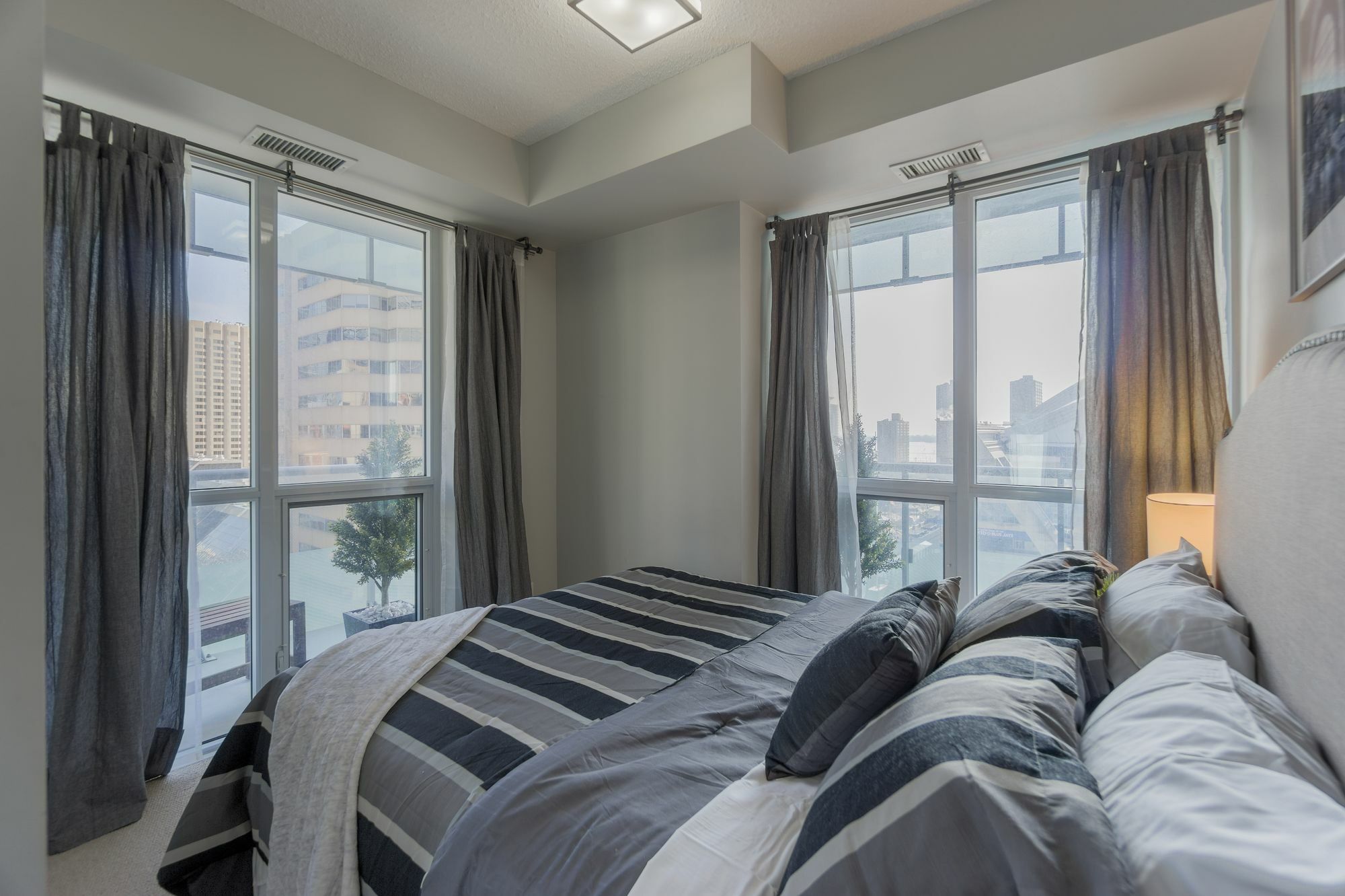 Diamond Suite Toronto Eksteriør billede